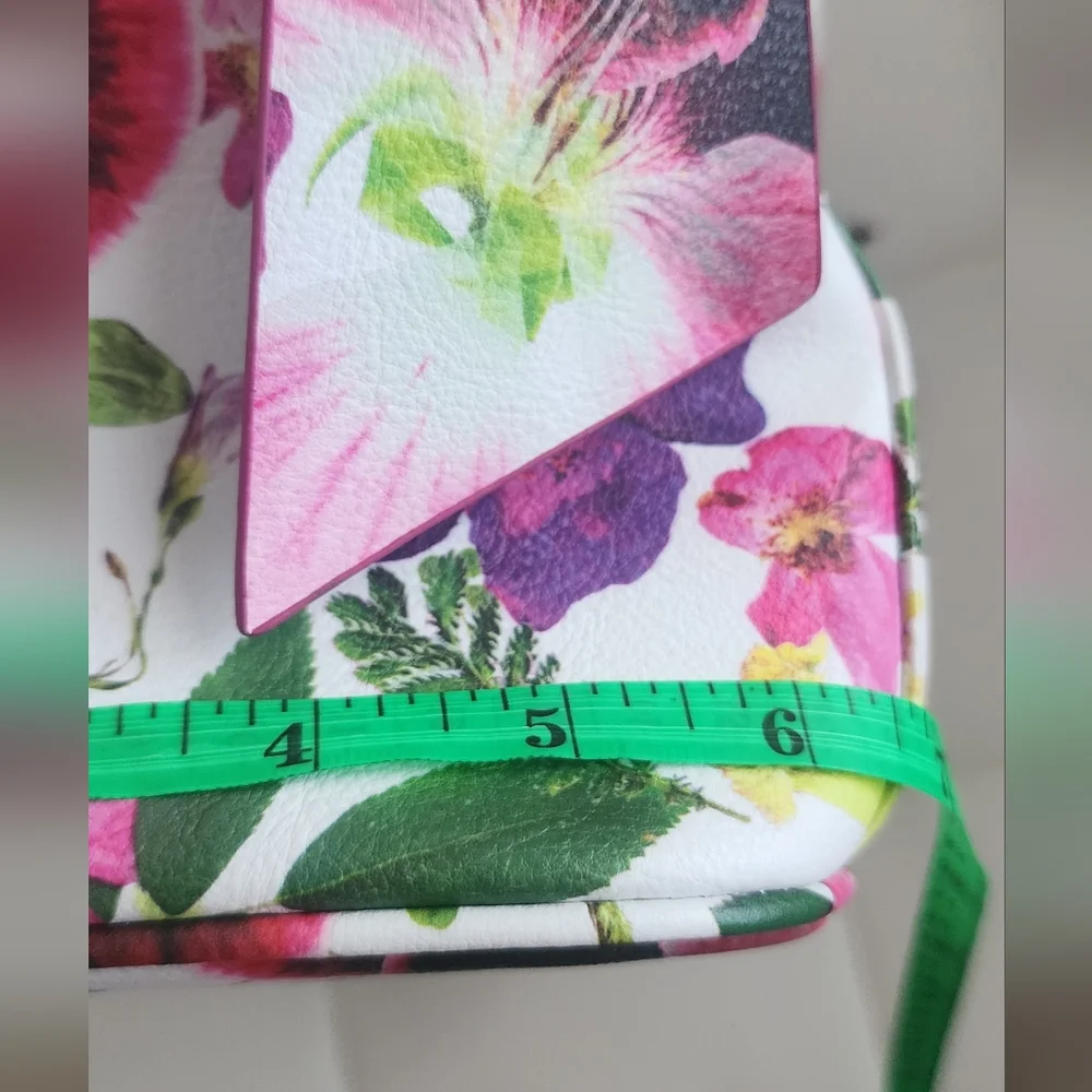 Betsey Johnson Floral‎ Women's Bag - Picture 8 of 9